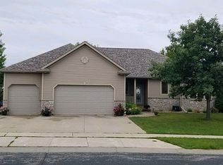 6435 Shetland Dr NW, Rochester, MN 55901