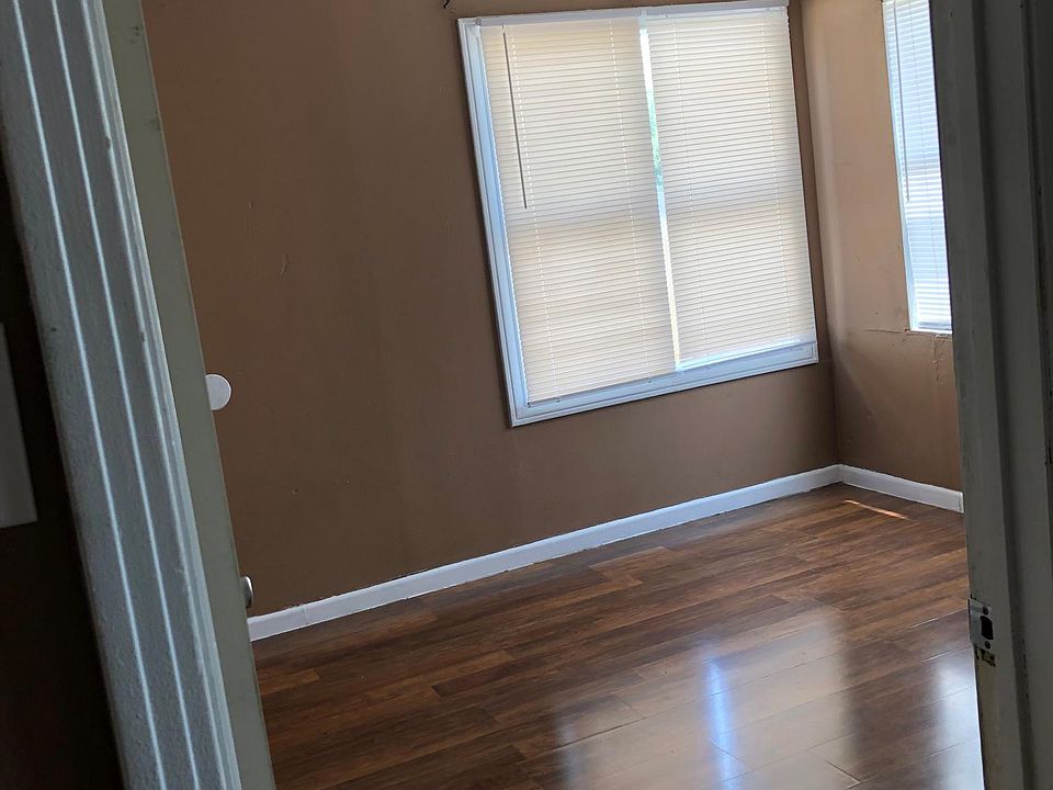 1st image of 3217 Roosevelt Ave