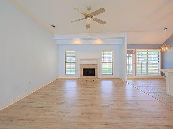 3rd image of 37156 Whitestone Ave