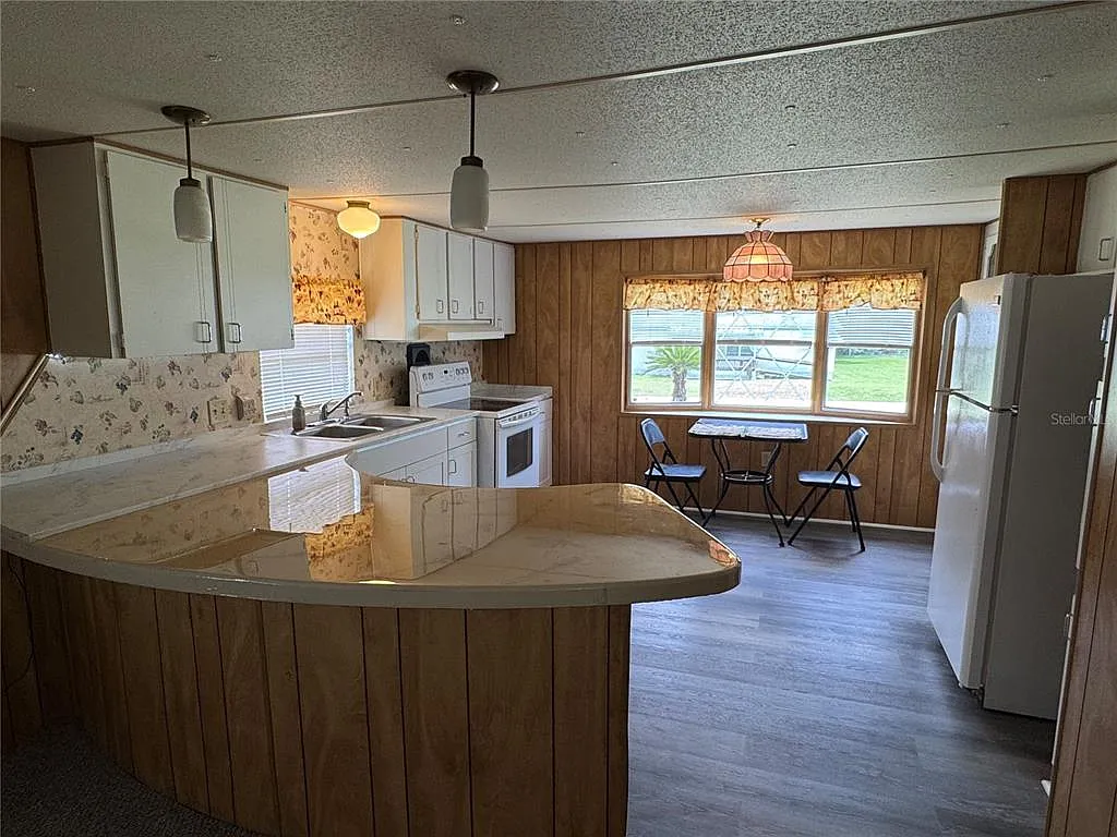 2 bed, 1.0 bath, 924 sqft, $1,125 — Photo 3