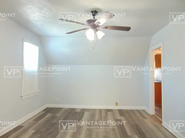434 S Jackson St — Photo 4