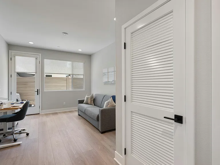 2906 Foundry Ct — Photo 7