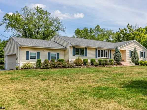 30 Marian Dr, Montgomery Twp., NJ 08502