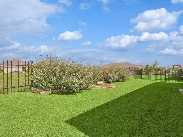 833 Rough Hollow Dr, McKinney, TX 75071