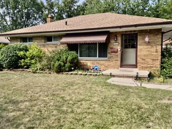 20443 Fleetwood Dr, Harper Woods, MI 48225