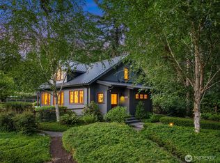 10918 Sunrise Dr NE, Bainbridge Island, WA 98110