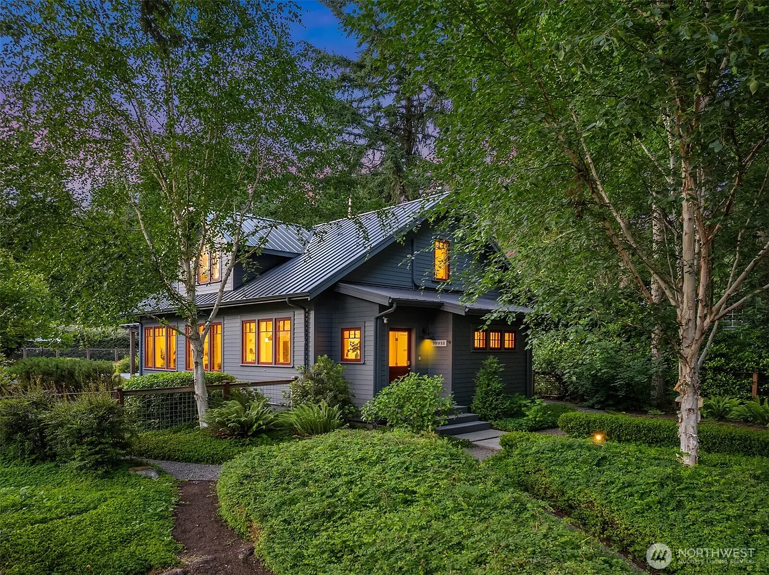 10918 Sunrise Drive NE photo 1