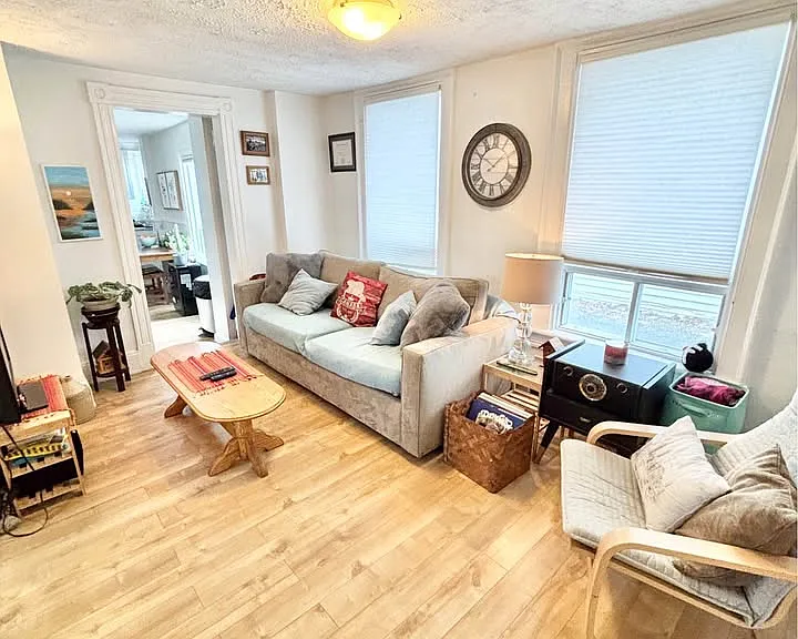 349 Charlotte St #347 — Photo 3