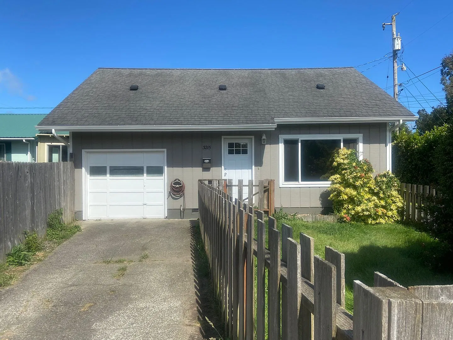 Darling 2 Bedroom/1 Bath In Desirable North Bend! — Photo 1