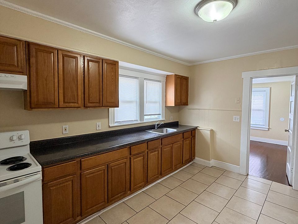 1st image of 37 Pond St #B
