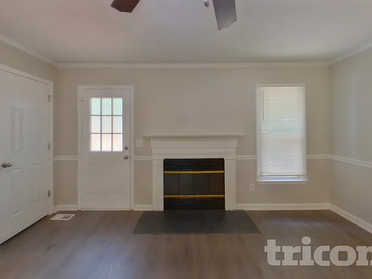 216 Netherland Dr — Photo 4