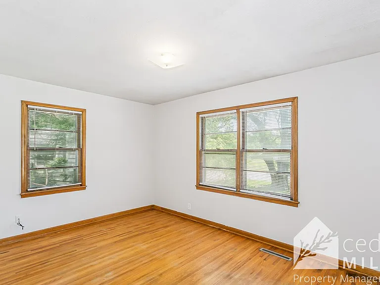 8002 E Gilbert St — Photo 8