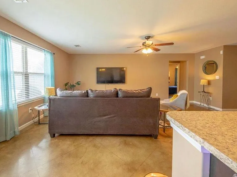 1722 Milburn Dr — Photo 9