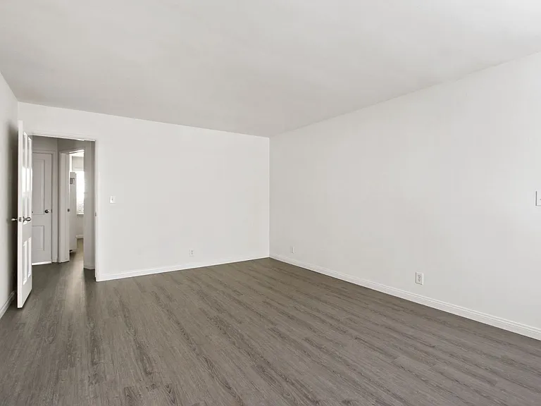 1201 Washington Ave - architectural building North of Wilshire in Santa Monica! — Photo 15