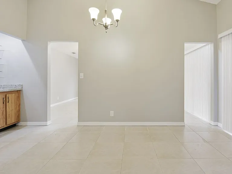 4462 NW 113th Ln — Photo 6
