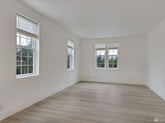 5th image of 4506 172nd Ave NW