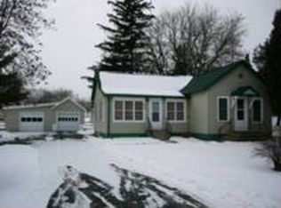 406 Railroad Ave, Bear Creek, WI 54922
