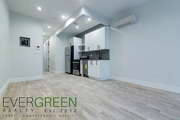 Rented by Evergreen Apartments BK | media 14