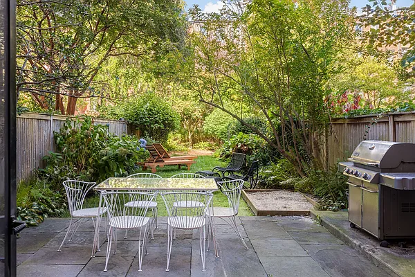 Sold by Corcoran | media 16