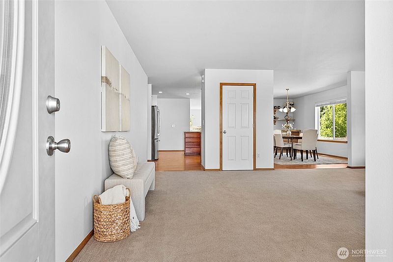 4th image of 3926 Keystone Way
