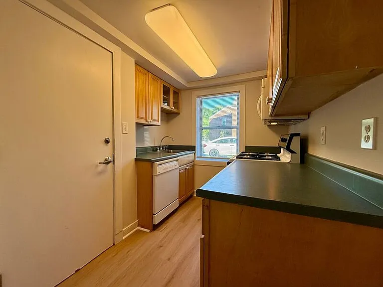 1400 Kenmore Ave #A2 — Photo 5