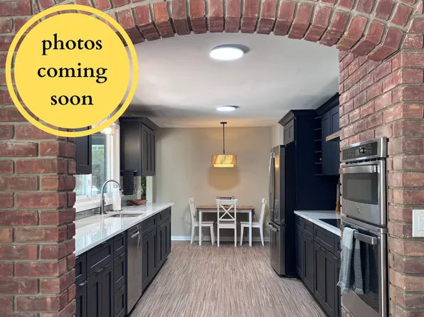 3446 Charing Cross Rd, Ann Arbor, MI 48108