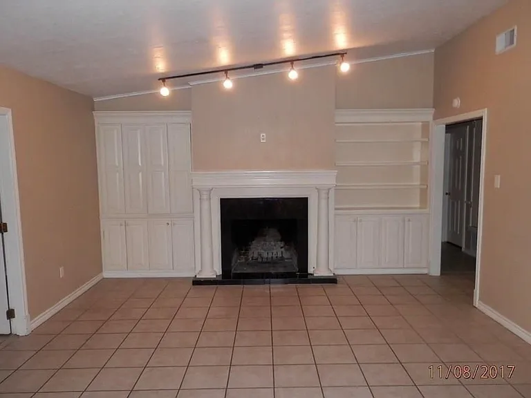 201 W Brookside Dr — Photo 9