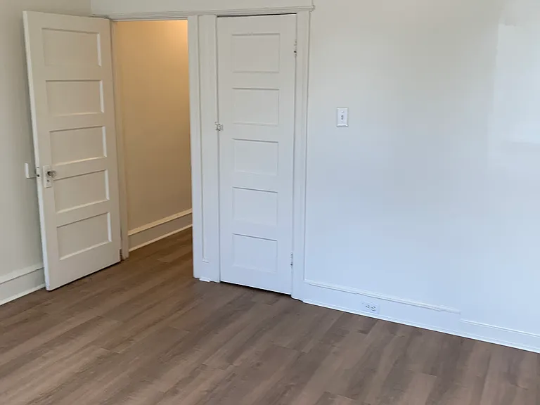 1142 Princess Ave — Photo 6