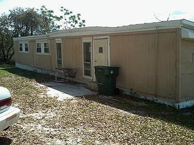 2nd image of 931 Lotus St