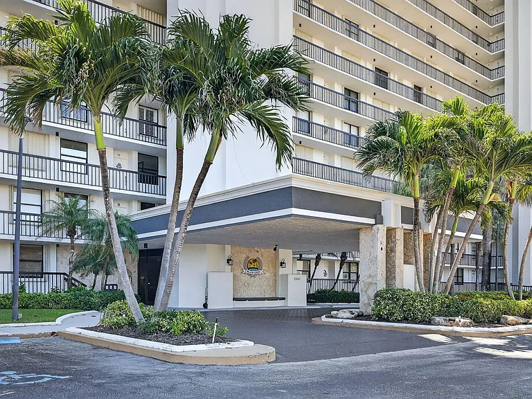 10680 S Ocean Dr #105 — Photo 31