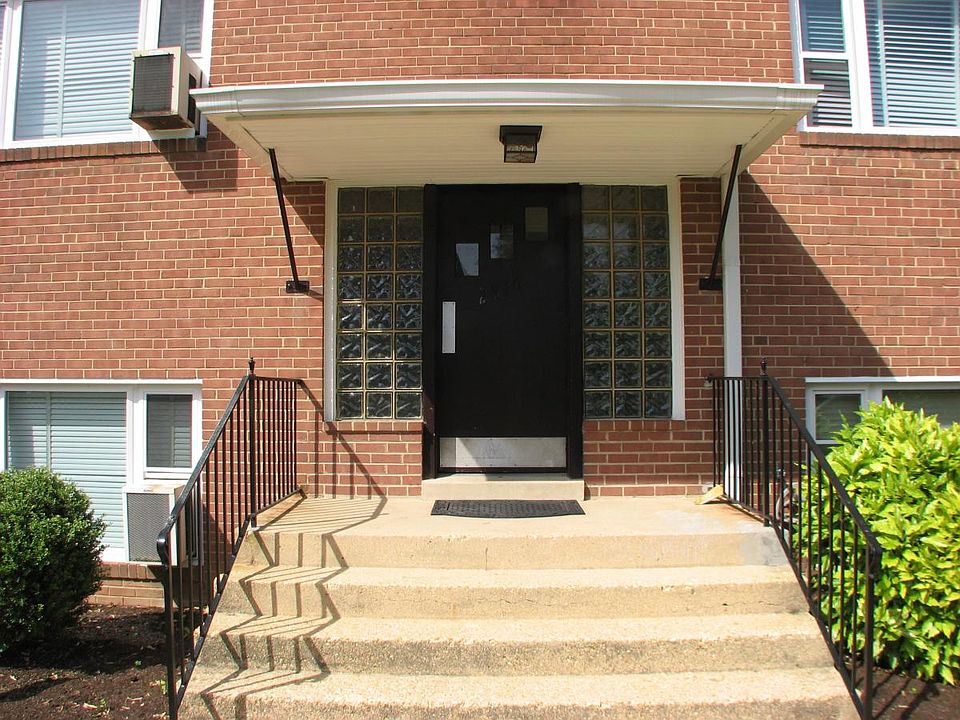 1st image of 2816 13th St S APT 4