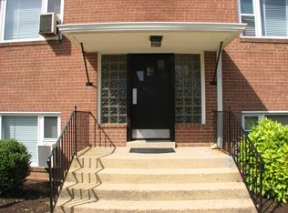 2816 13th St S APT 4, Arlington, VA 22204