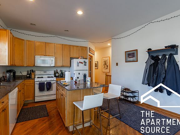 3rd image of 2743 N Southport Ave #1N