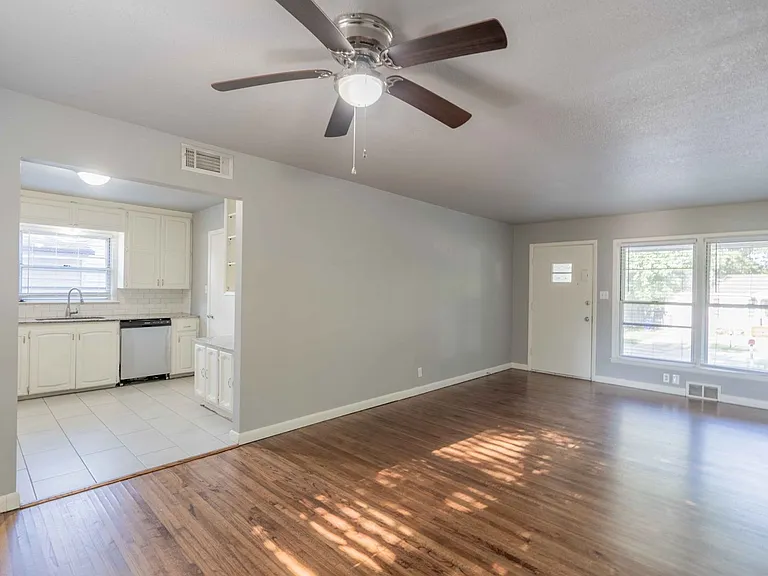 1618 S Ash Pl — Photo 29