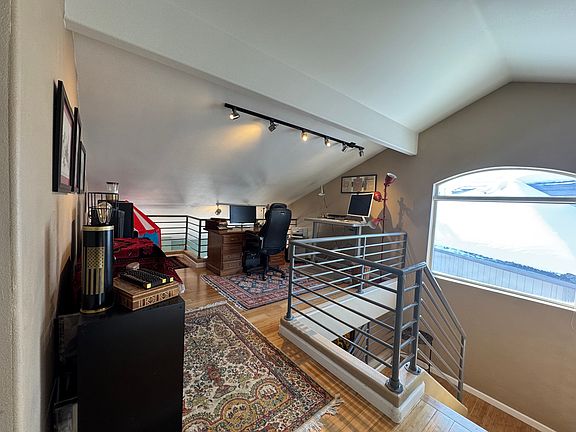 4th image of 2121 Meander Dr