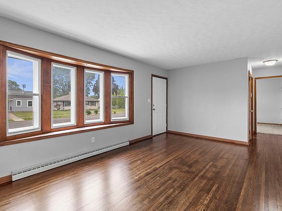 3rd image of 1633 Sherwood Ave