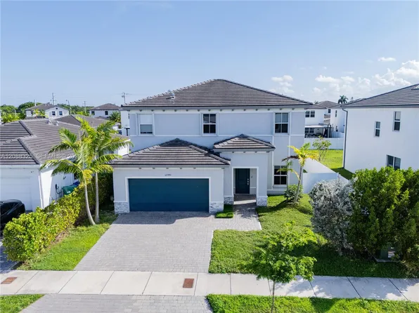 12740 SW 214th Ter, Miami, FL 33177