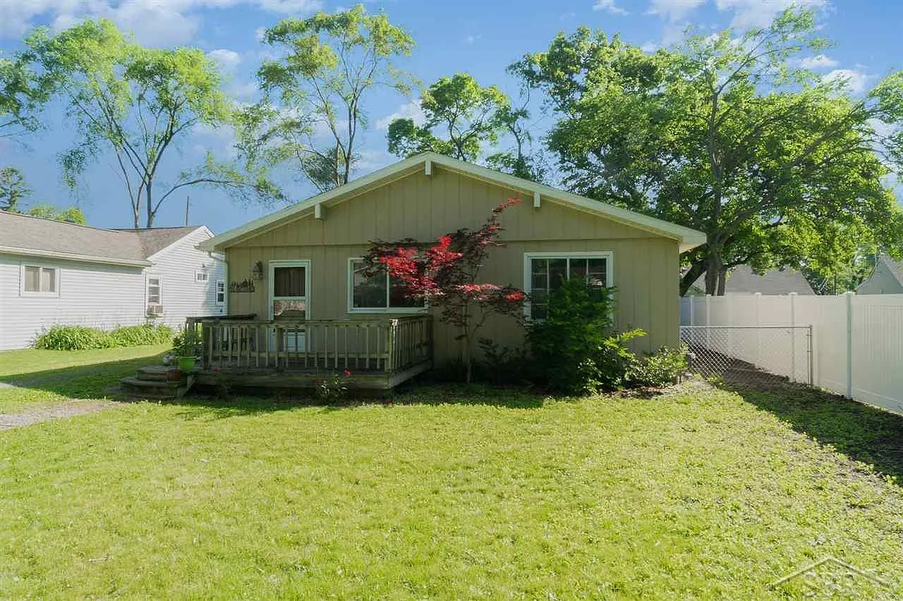 275 Coolidge Dr photo 1