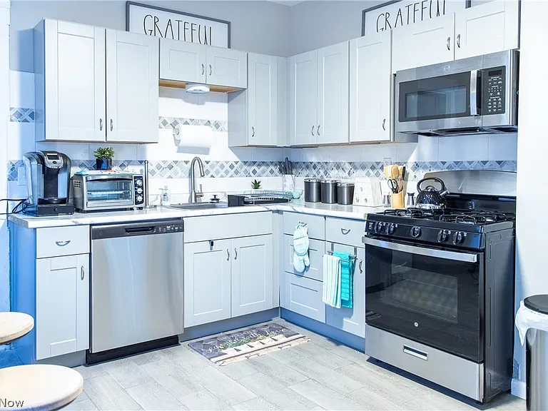 10605 Ashbury Ave — Photo 7