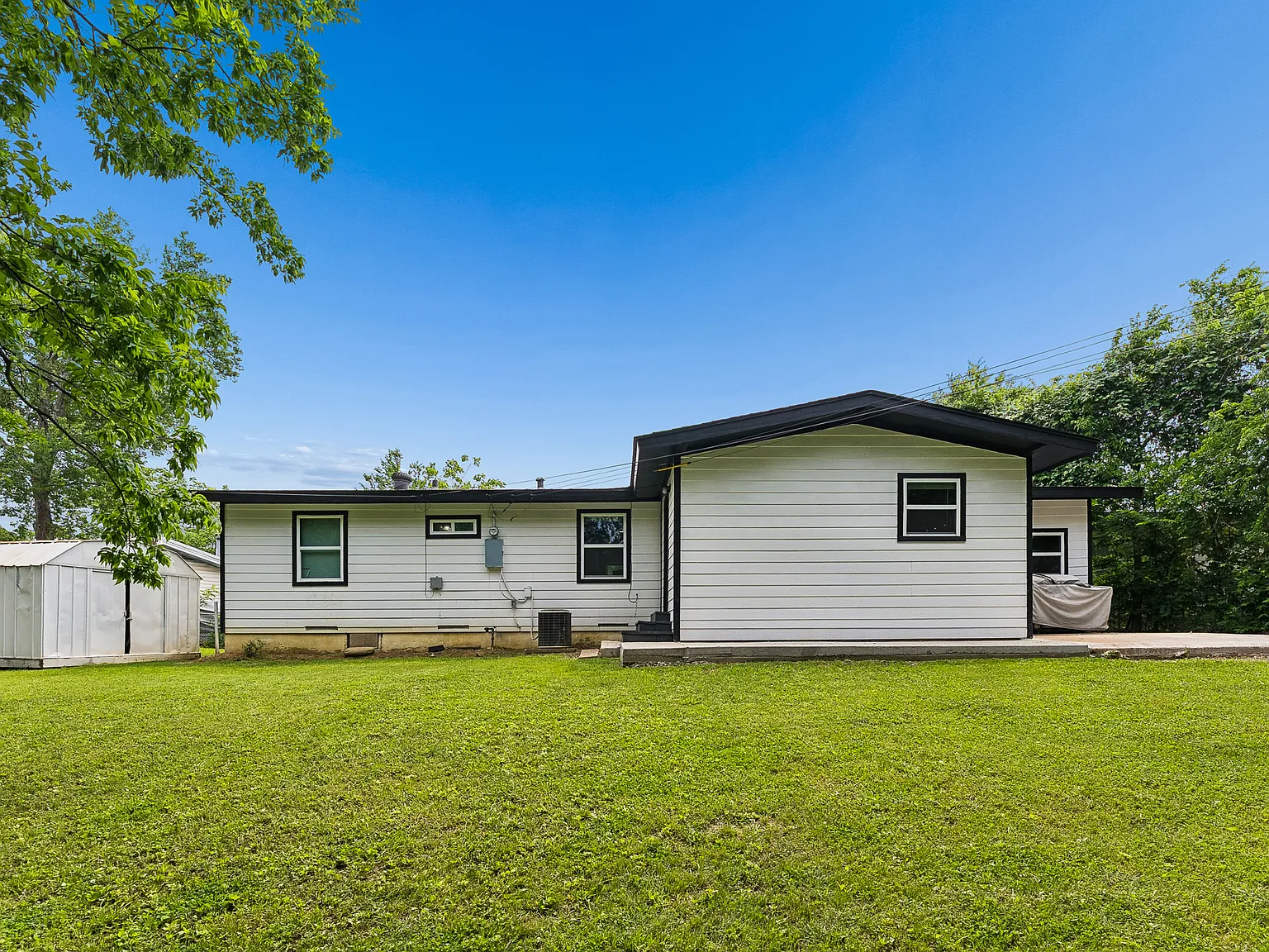 4 bed, 1544 sqft, $2,400 — Photo 4