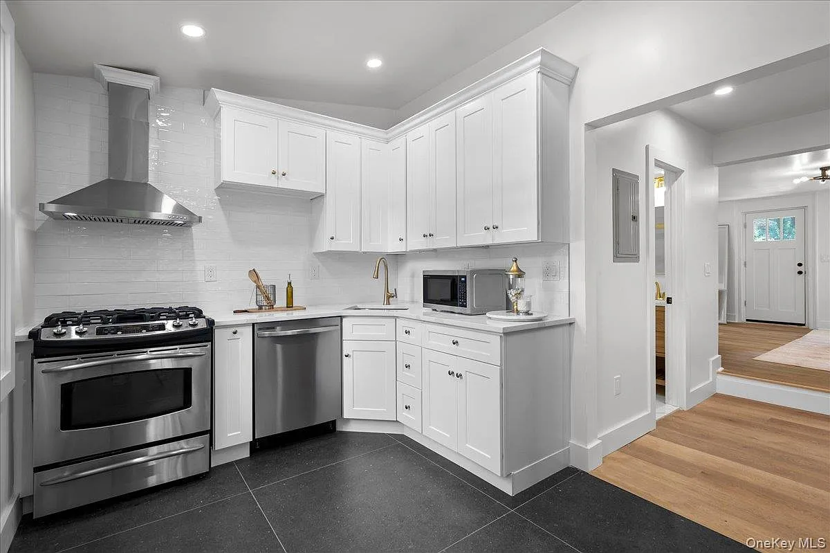 360 Western Highway, Tappan, NY 10983 — Photo 2