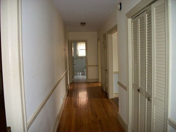 3rd image of 122 Dogwood Dr