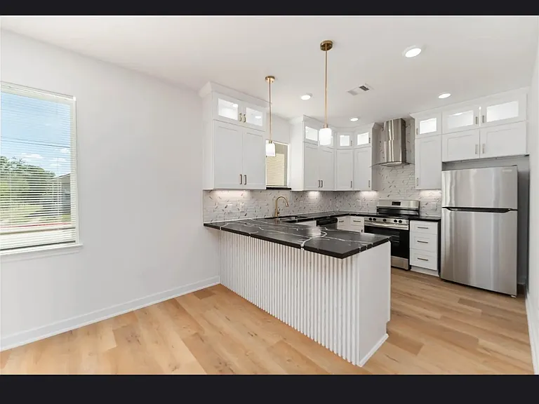 7809 Queen St — Photo 22
