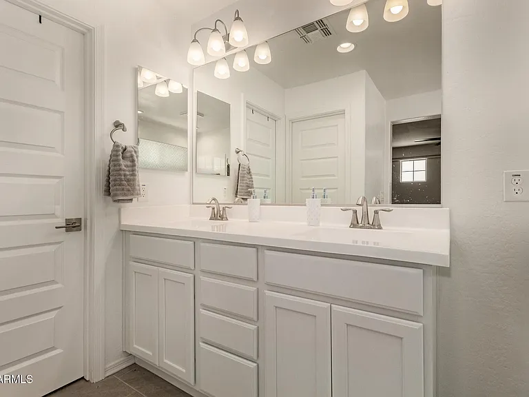14236 W Buckskin Trl — Photo 19