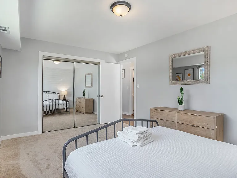 570 W Ocean View Ave #1 — Photo 34