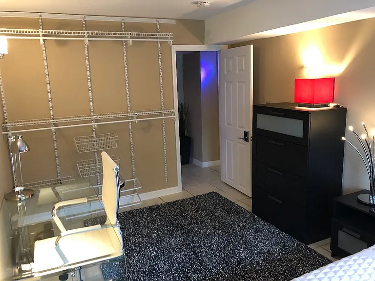1310 Daytona Ave — Photo 2