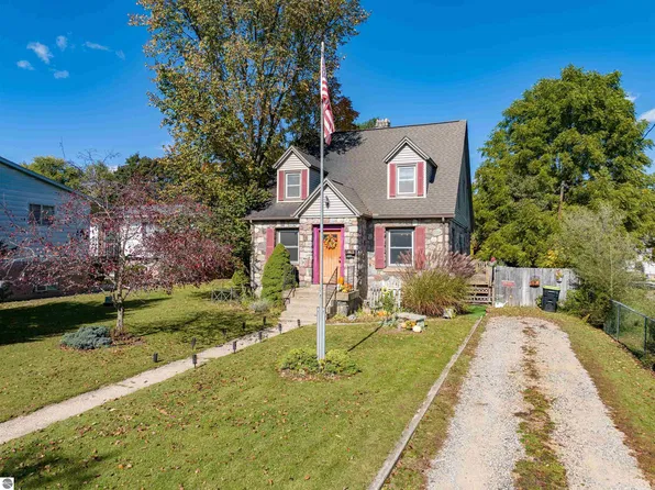 135 Carpenter St, West Branch, MI 48661