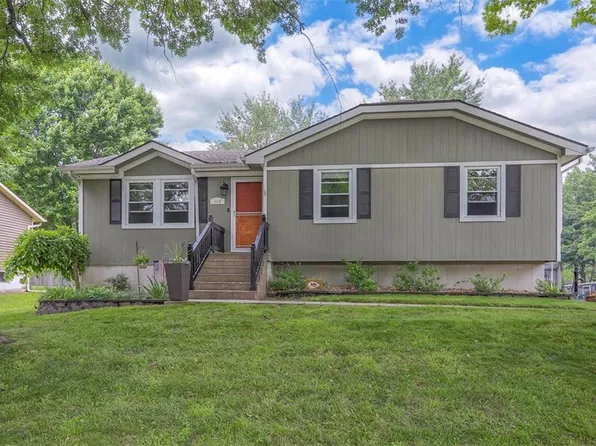 400 SE Jackson St, Lees Summit, MO 64063