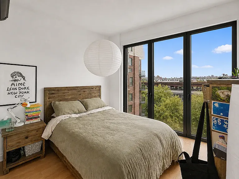 10-25 Jackson Ave #4B — Photo 9