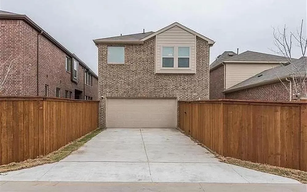 3 bed, 2.5 bath, 2039 sqft, $2,590 — Photo 4